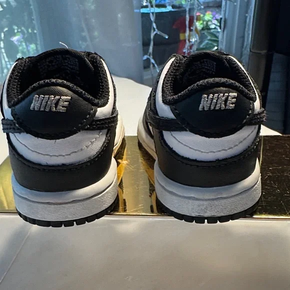 Nike Kids Black and White Sneakers 3C - Picture 3 of 11